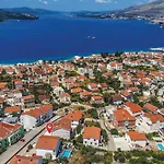 Two-bedroom In Okrug Gornji * Trogir