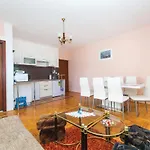 Two-bedroom In Okrug Gornji トロギール