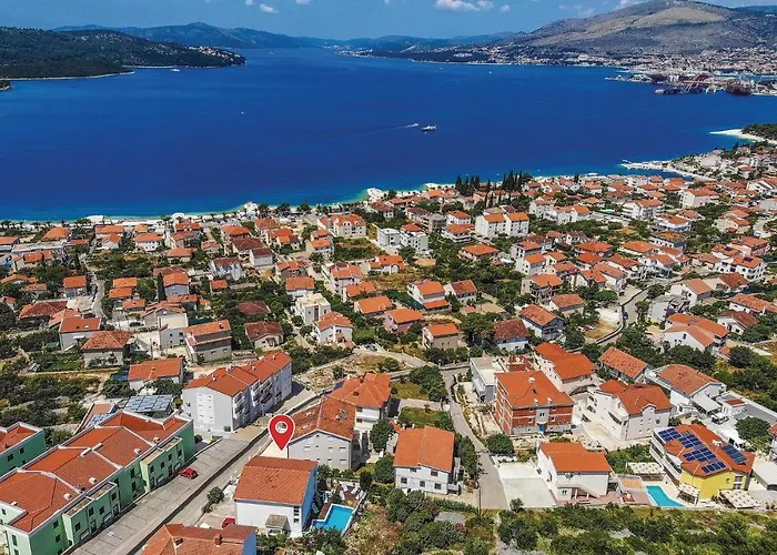 Two-bedroom In Okrug Gornji * Trogir