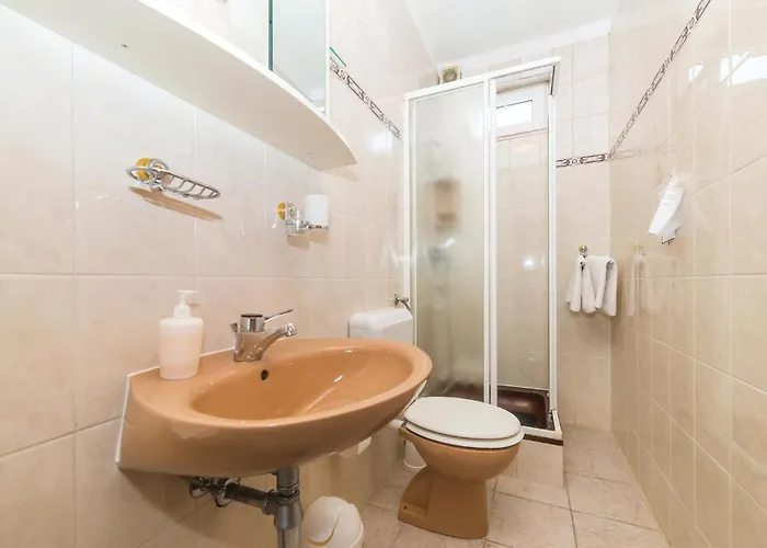 Appartement Two-bedroom In Okrug Gornji *