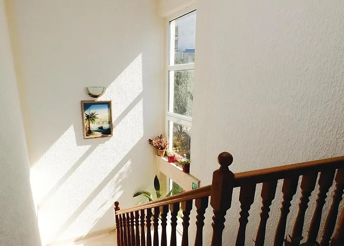 דירה Two-bedroom In Okrug Gornji