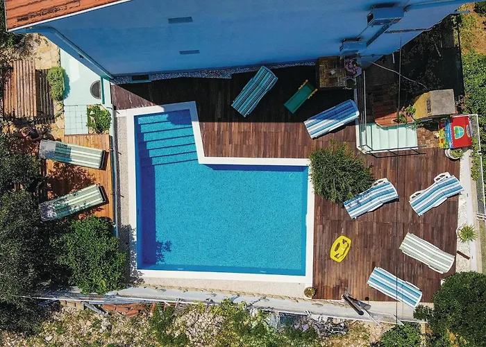 Two-bedroom In Okrug Gornji * Trogir
