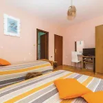 Apartment Two-bedroom In Okrug Gornji *